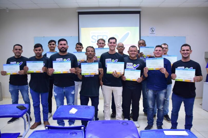 Formação Da Ser Família Capacita Eletricistas Industriais E Gera Oportunidades No Mercado De Trabalho 1 SER Família Capacita forma novos eletricistas industriais e abre portas no mercado de trabalho - O curso é orfertado gratuitamente por meio do Programa SER Família Capacita