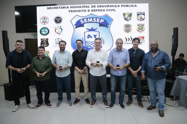 Prefeito De Sorriso E Equipe São Homenageados Com Medalha Ficco Pela Polícia Federal 1 2025 word1