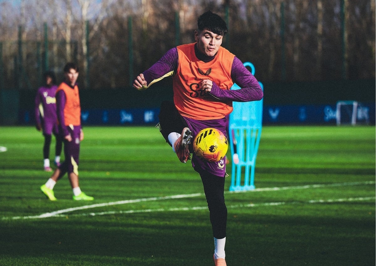 Chelsea X Everton: Duelo Quente Em Stamford Bridge Promete Virar O Jogo Na Premier League. Imagem: Divulgação Everton Chelsea x Everton: duelo quente em Stamford Bridge promete virar o jogo na Premier League. Imagem: Divulgação Everton
