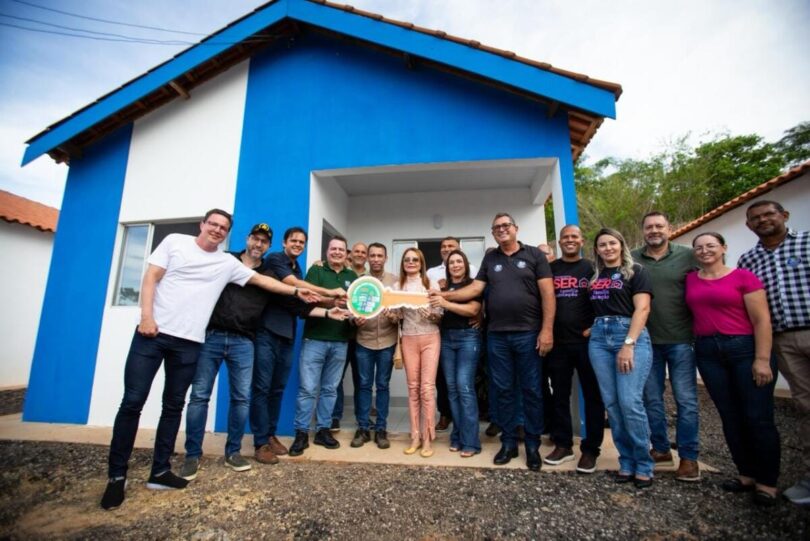 Deputado Max Russi Participa Da Entrega De Casas Populares Em São Pedro Da Cipa: Confira! 1 2025 word1