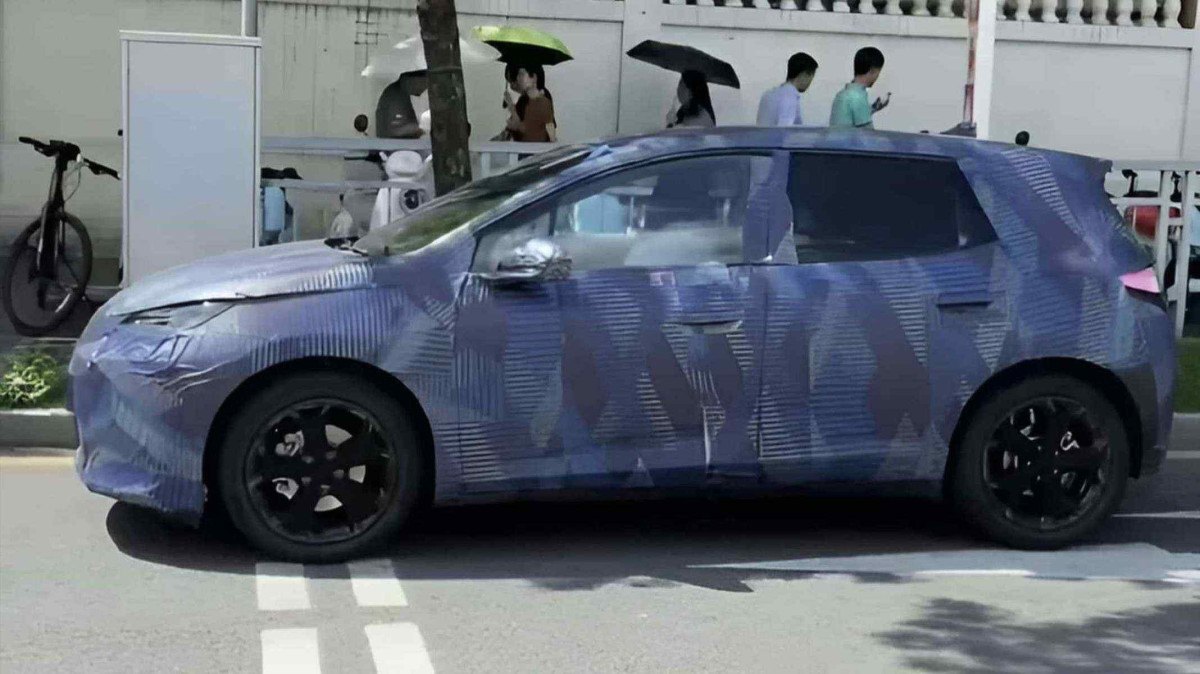 Novo BYD Dolphin híbrido