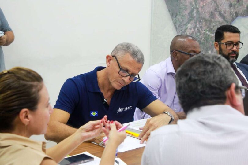 Prefeita De Várzea Grande Sanciona Lei Para Aumento De 30,90% Aos Profissionais Da Educação 1 2026 word2