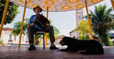 Documentário sobre mestre da cultura em Poxoréu estreia online com acessibilidade completa -