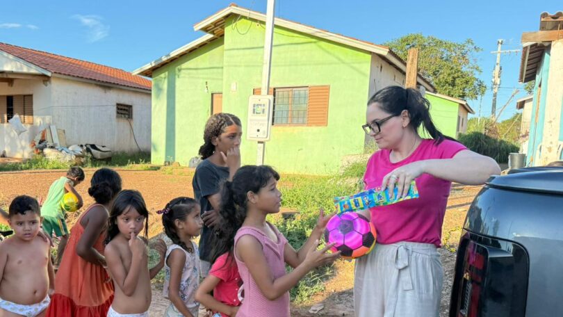 Natal Em Cuiabá: Solidariedade Na Entrega De Brinquedos Para Crianças 1 Arquivo
