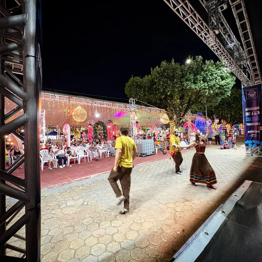 Espetáculo de teatro de rua “Entre Histórias” chega a Lucas do Rio Verde com apresentação gratuita no Mercado do Produtor