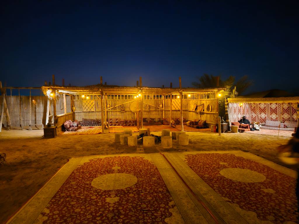 Interior do acampamento beduino dubai