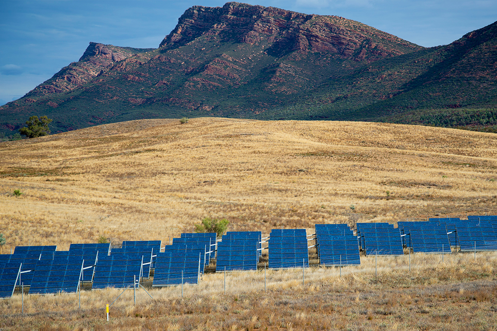 Fotografia de umausina de energia solar.