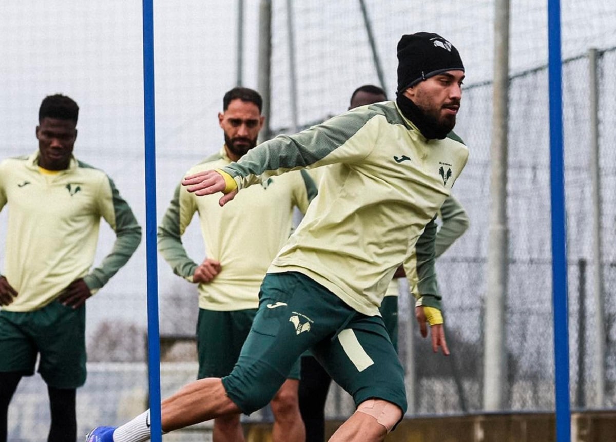 Milan x Hellas Verona: onde assistir ao vivo, horário, escalações e palpites do Italiano. Imagem: Divulgação Hellas Verona