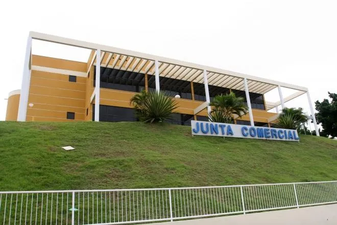 Empresas Em Mato Grosso: Concentração Em Serviços E Comércio 1 2025 word1