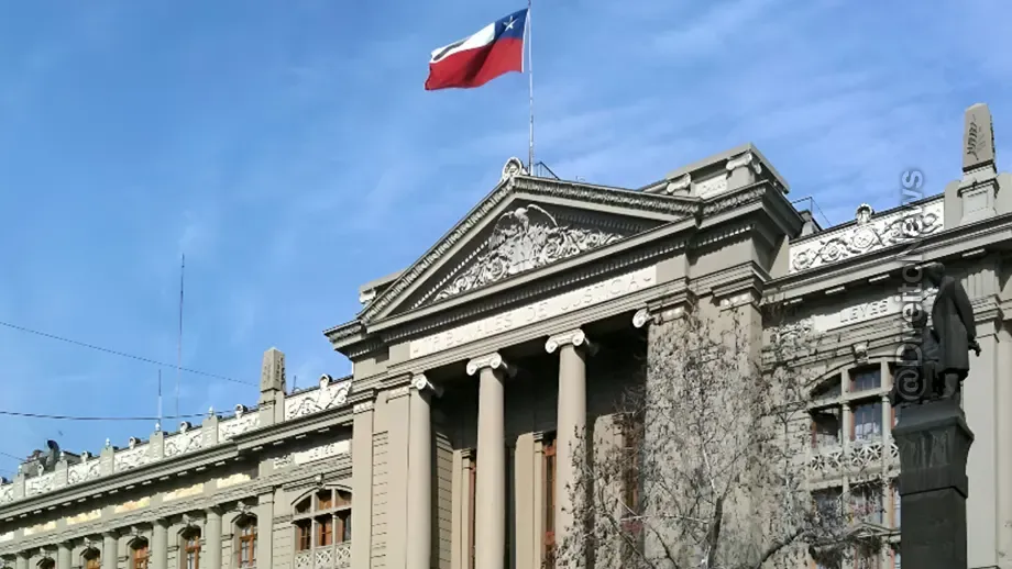 suprema corte chile afasta tres ministros quatro meses questoes parcialidade relacoes improprias