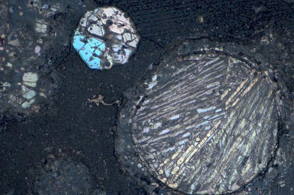 0612-asteroides-layout_site