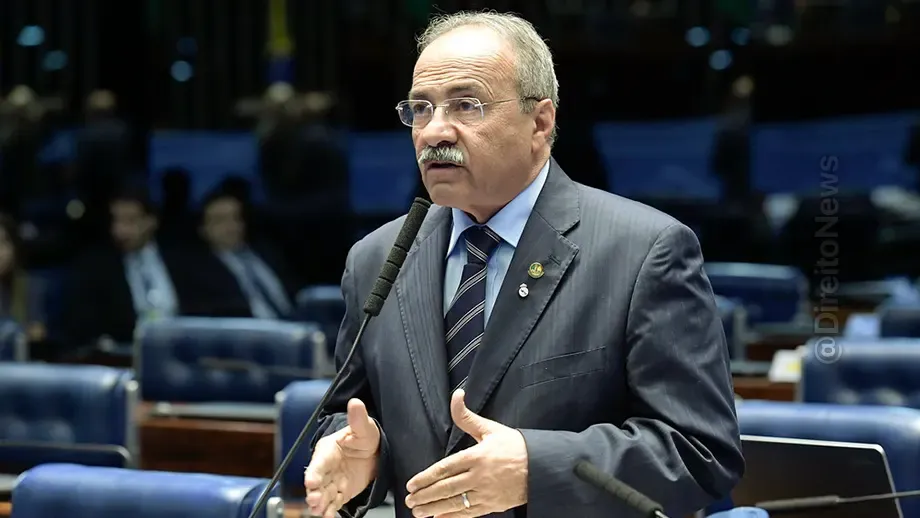 pgr pede arquivamento inquerito senador flagrado pf dinheiro cueca