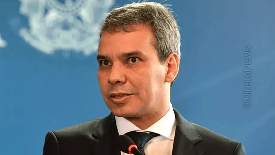 saida lewandowski advogado geral petrobras cotado assumir ministerio justica