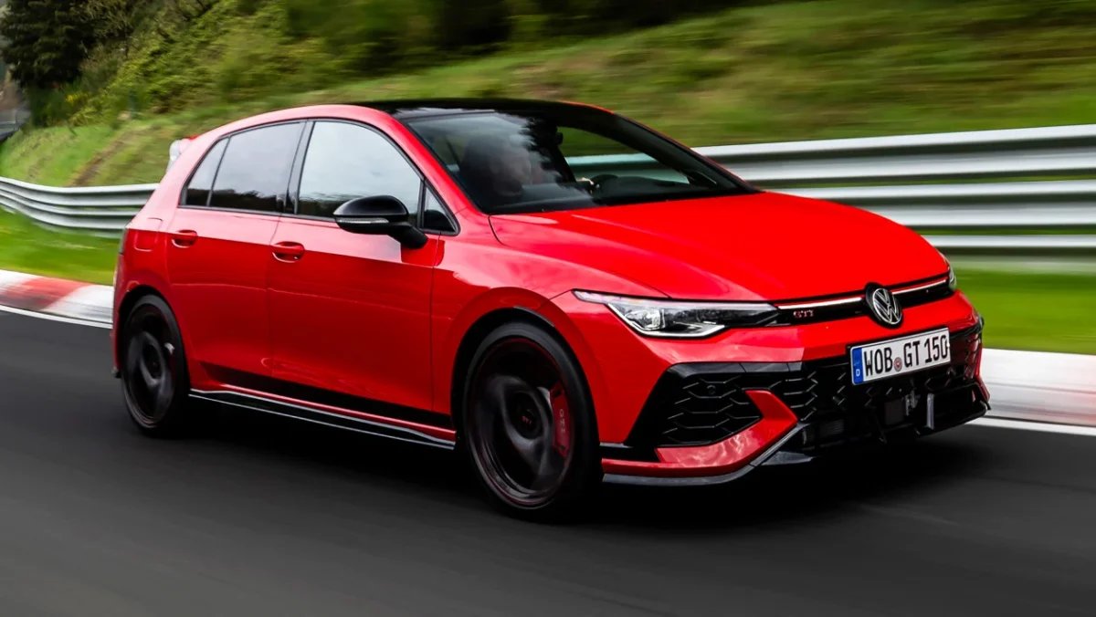 O Golf GTI mais caro da história tem 320 cv e preço de R$ 347 mil - Foto: Divulgação