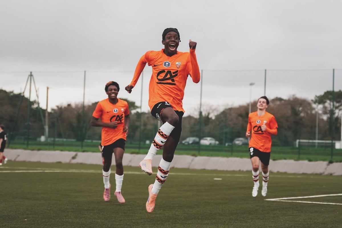 Monaco x Lorient: onde assistir e tudo sobre o duelo do Campeonato Francês. Imagem: Divulgação Lorient