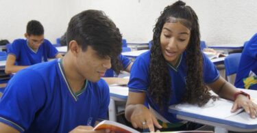 Estudantes já podem conferir as notas do Enem 2025 no site do Inep -