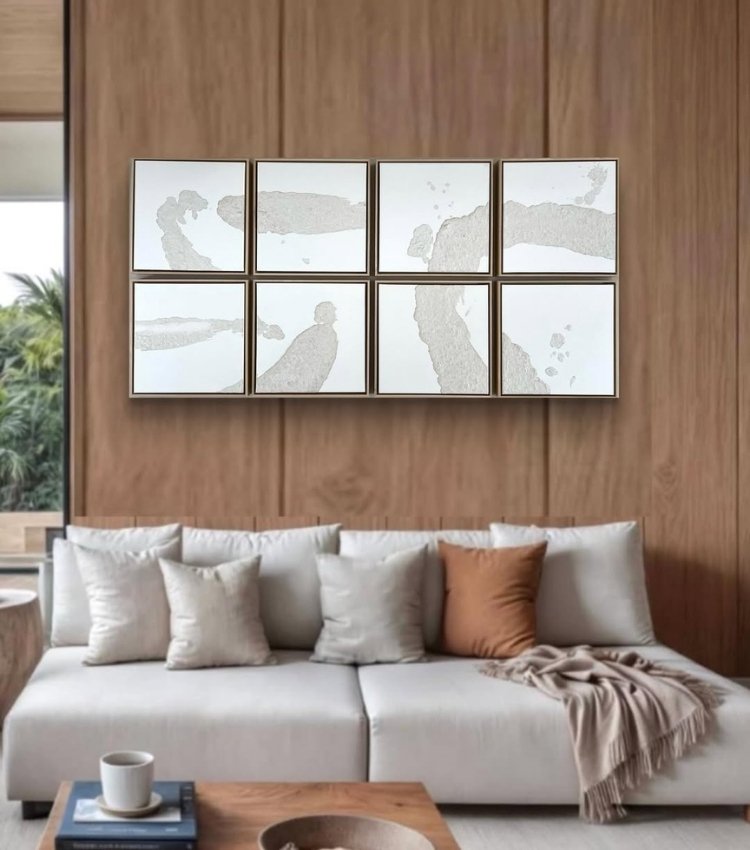 1-Off-White-Tendencia-Decoracao-2026 Sala de estar decorada com quadro do artista plástico Adielson Rodrigues em tons de branco, cor tendência da decoração para 2026