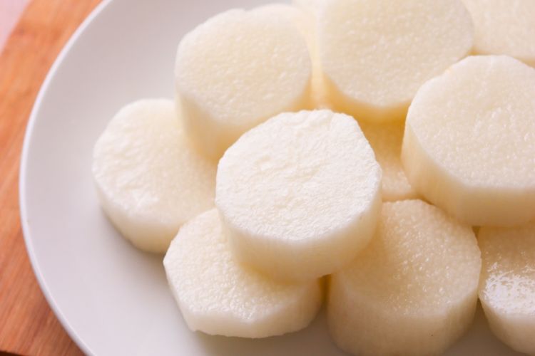 Beneficios-Do-Inhame-Para-A-Saude-2 Pedaços de inhame em prato