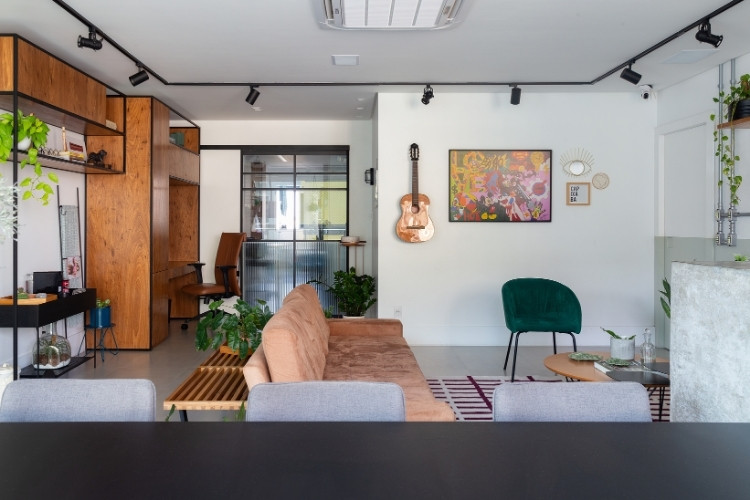 3-Apartamento-Decorado-Estilo-Industrial Foto de sala de estar de apartamento decorado com estilo industrial