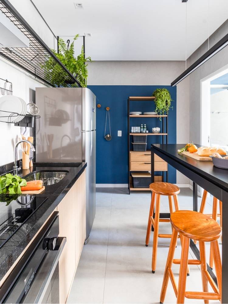 6-Kitnet-De-33-M2 Foto de cozinha de kitnet de 33 m² decorada com marcenaria planejada