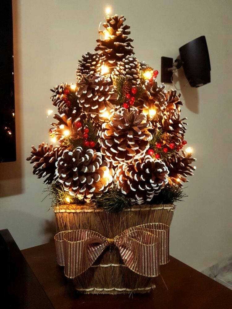 2_Arvore_De_Natal_Criativa Pinhas para o Natal