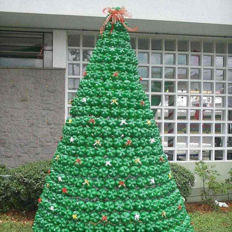 30_Arvore_De_Natal_Criativa Árvore feita de garrafa pet