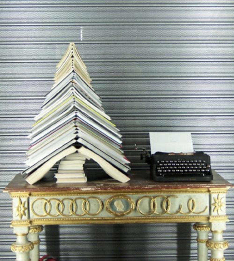 46_Arvore_De_Natal_Criativa Árvore de livros abertos