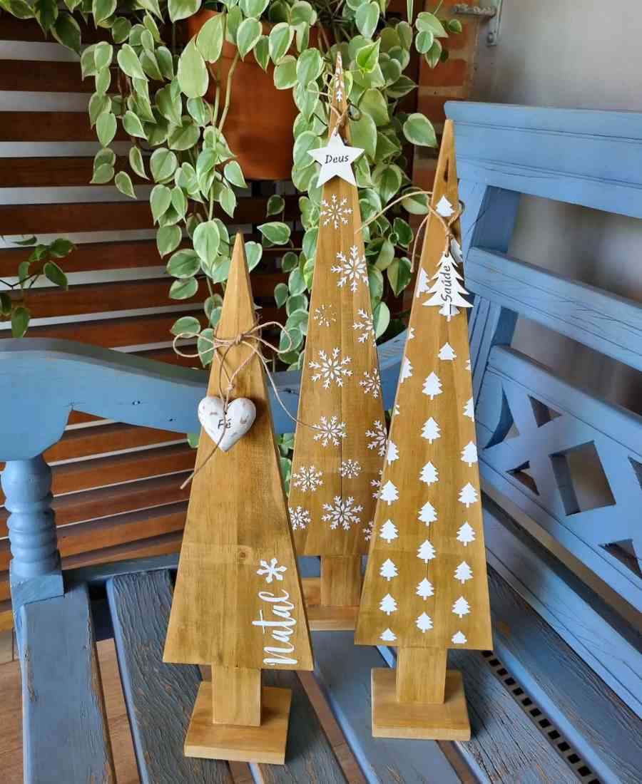 Arvores-De-Natal-Criativas-Parede-2 Foto de árvore de natal de madeira.