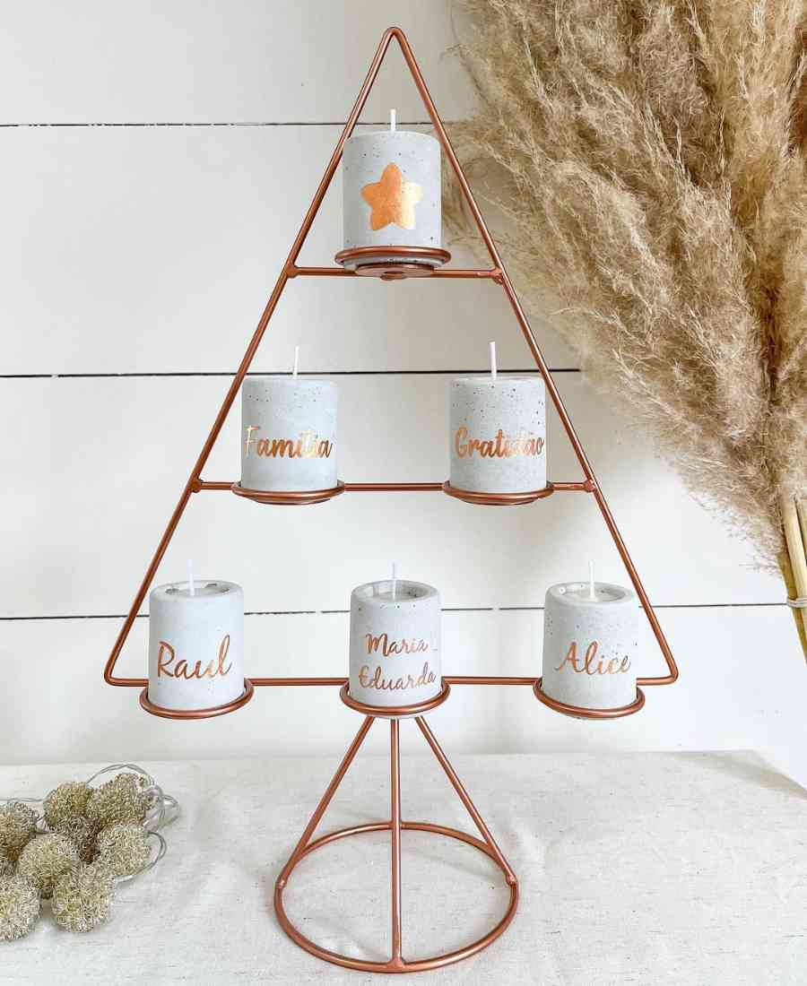 Arvores-De-Natal-Criativas-Velas Foto de árvore de natal feita de velas.