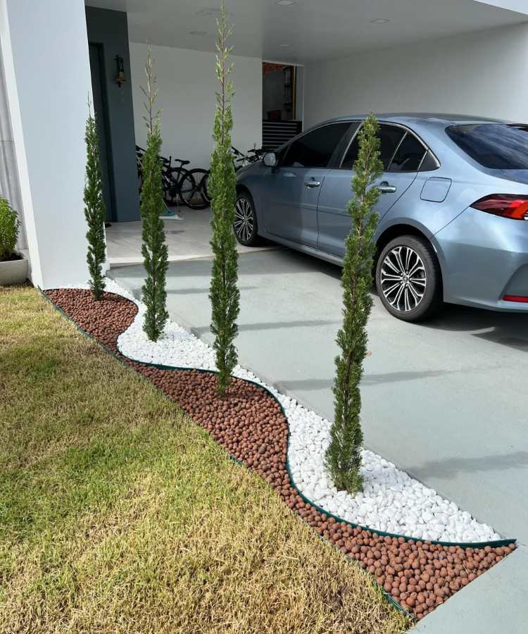 Pedras-Para-Jardim-5 Jardim com pedra dolomita branca e argila em garagem de casa