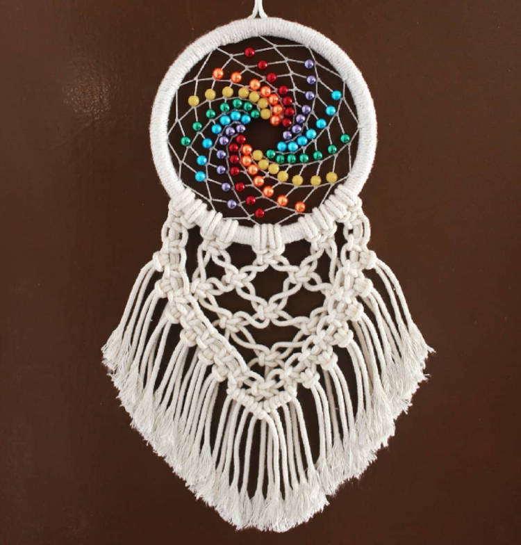 Filtro Dos Sonhos. Filho dos sonhos branco e com as cores da bandeira LGBTQIA+.