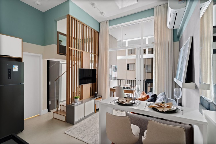 Apartamento-De-37-M2-11 Sala de TV com bancada, móvel da TV, varanda ao fundo