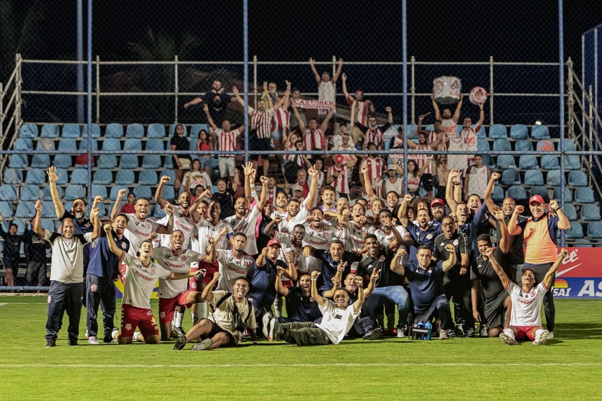 Botafogo x Bangu: onde assistir, horário, escalações e o clima quente no Nilton Santos. Imagem: @gamaphotos___Bangu