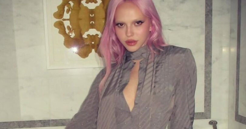 Adéla Descobre Sua Autenticidade Na Estética Punk E 'Messy Girl' 1 2026 word3