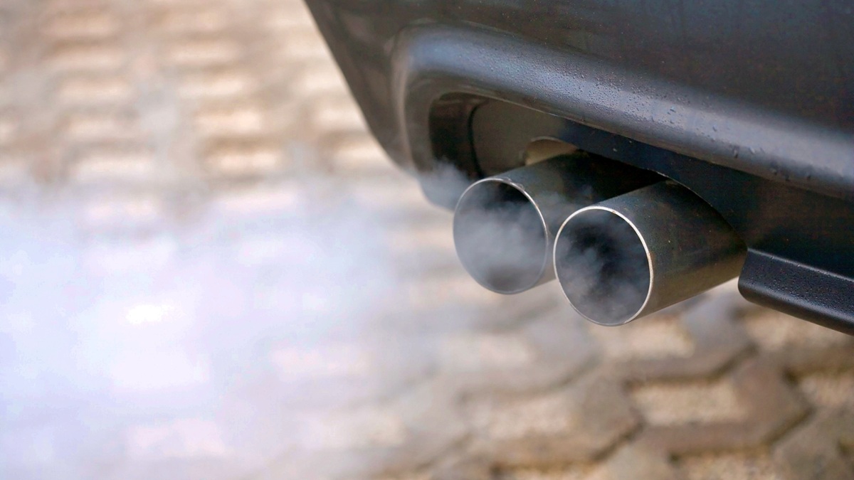 andar com carro barulhento é proibido