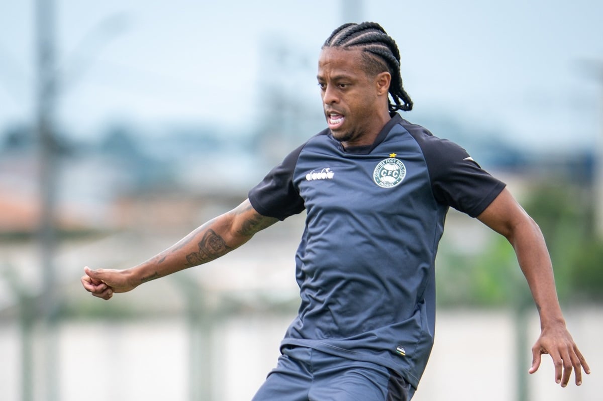 Cruzeiro x Coritiba ao vivo: onde assistir, escalações e clima de decisão no Brasileirão 2026. Imagem: JP Pacheco Coritiba