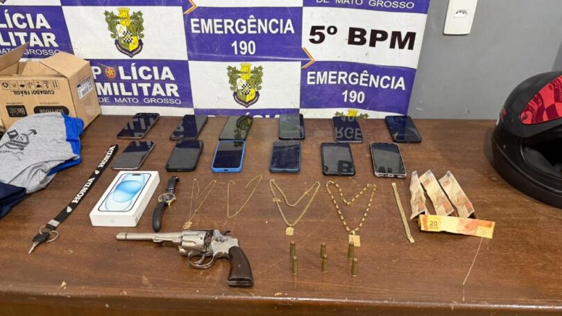 Pm De Rondonópolis Prende Dois Homens Em Flagrante Por Tentativa De Roubo Com Reféns 1 Dois homens são presos pela PM durante tentativa de roubo com reféns em Rondonópolis -