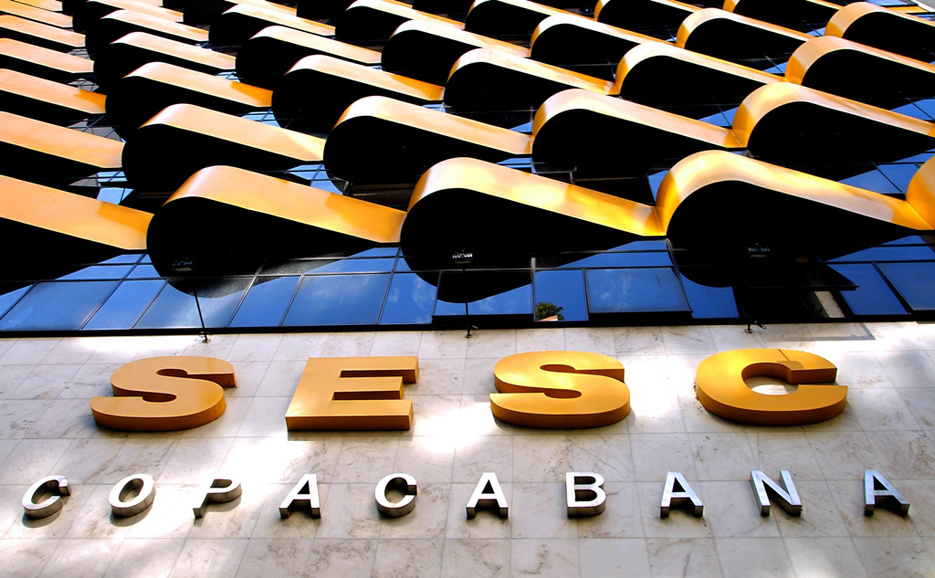 Fachada do Sesc Copacabana, no Rio de Janeiro