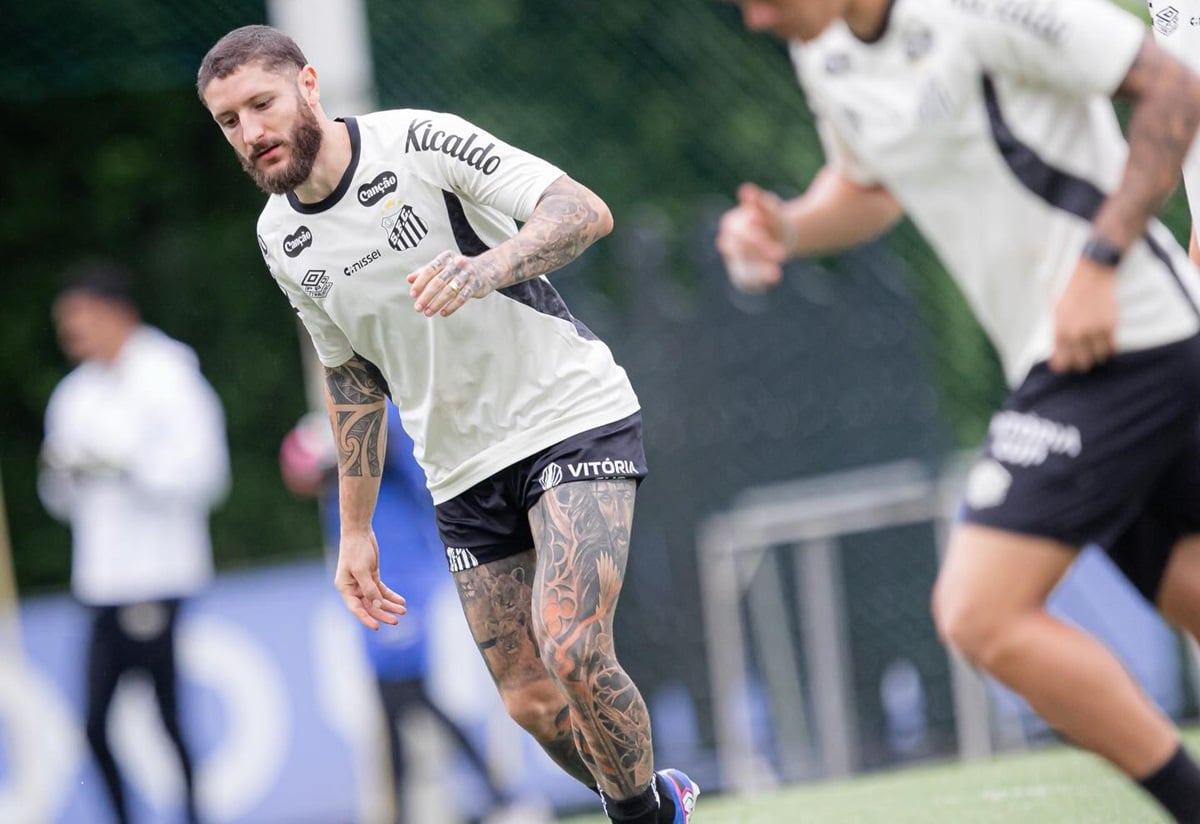 Athletico-PR x Santos ao vivo: reencontro de Rony agita a Arena da Baixada no Brasileirão 2026. Imagem: Raul Baretta/Santos FC