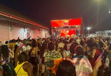 Esplanada Se Transforma Em Palco Da Folia Com 3 Blocos, Muito Brilho E Multidão 31 2026 word1