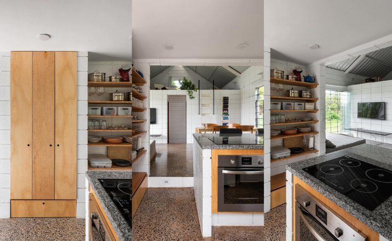 Montagem de três fotos da cozinha da casa.