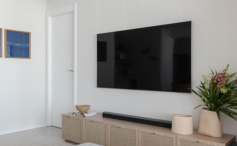 tela de televisão que não deve ser limpa com vinagre para evitar danos e manchas