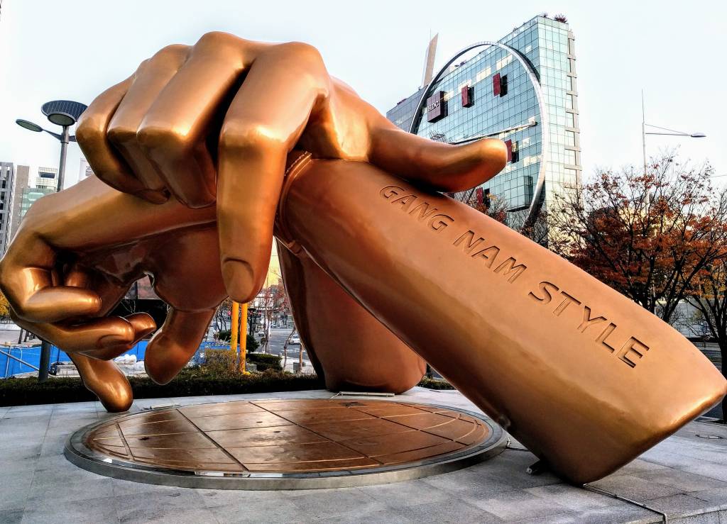 gangnam-style-estatua