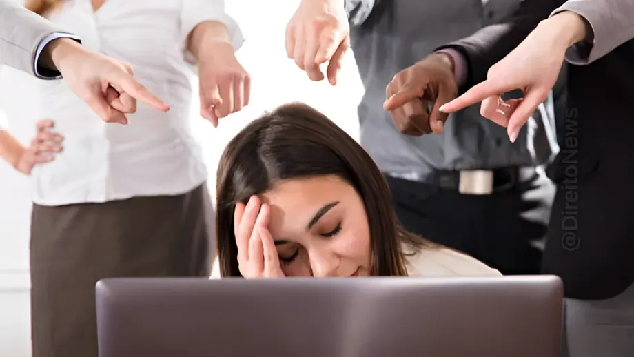 45 anos trabalhadora chamada veia colegas indenizada