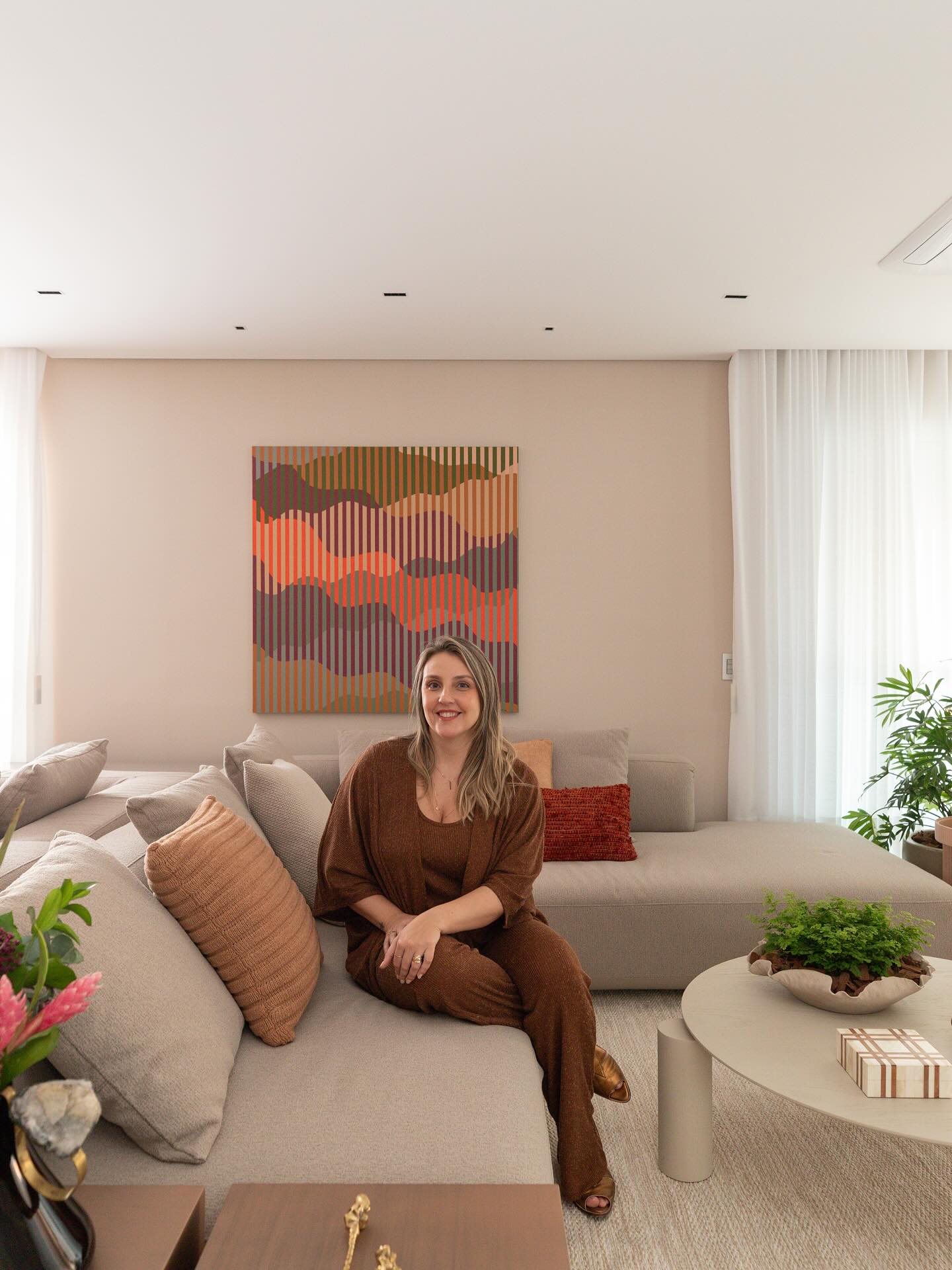 Arquiteta Michelle Machado em projeto residencial concluído