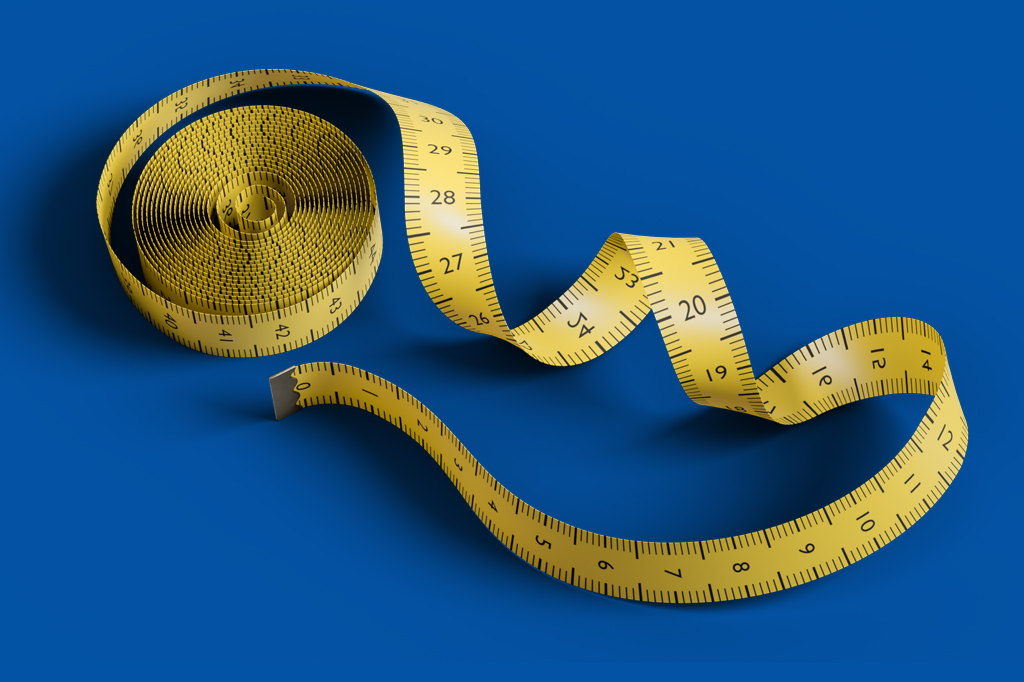 Imagem, em fundo azul anil, de uma fita métrica amarela.