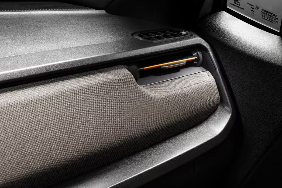 nova-acabamento-do-jeep-renegade-foto-divulgacao-1 2026