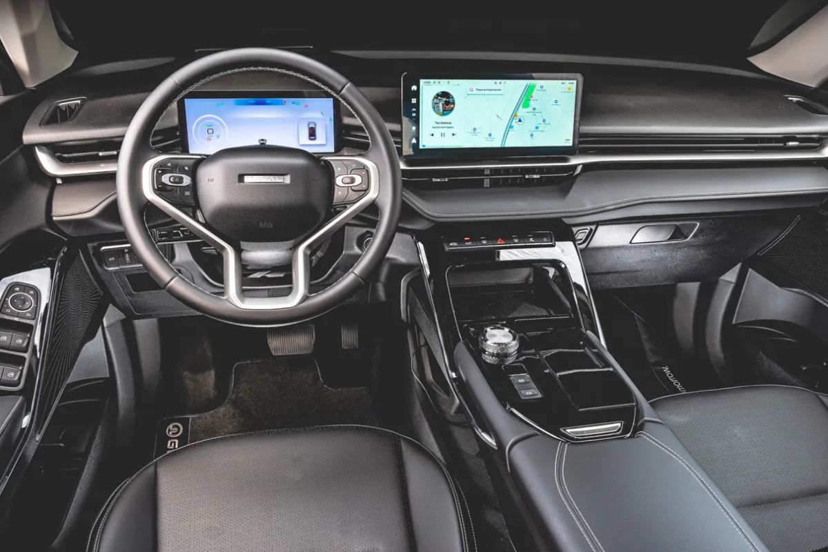 Interior do GWM Haval H6 Premium HEV
