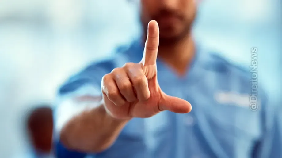 tst mantem condenacao empresario mandou funcionario fazer l receber salario