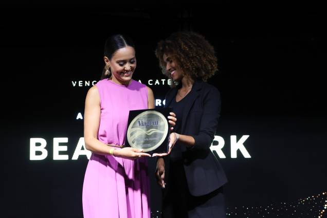 O Beach Park, no Ceará, venceu na categoria de Melhor Parque Aquático do Brasil e foi representado por Gisele Leal